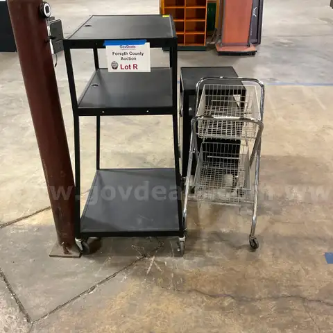 October 2025 Lot R- Media Carts