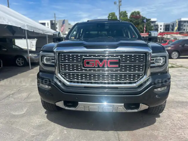 2017 GMC Sierra 1500 Denali Crew Cab 4WD