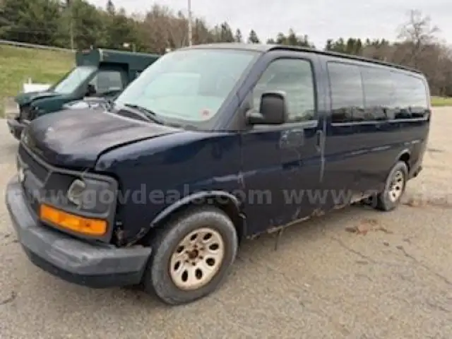 2009 Chevrolet Express LS 1500 AWD