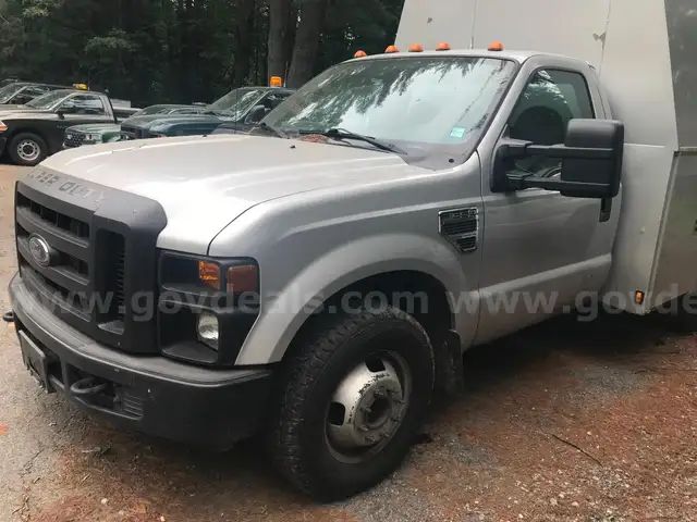 2009 Ford F-350 SD XLT DRW 2WD