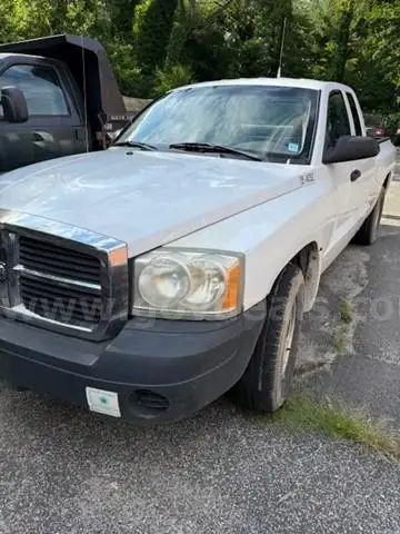 2005 Dodge Dakota ST Club Cab 2WD