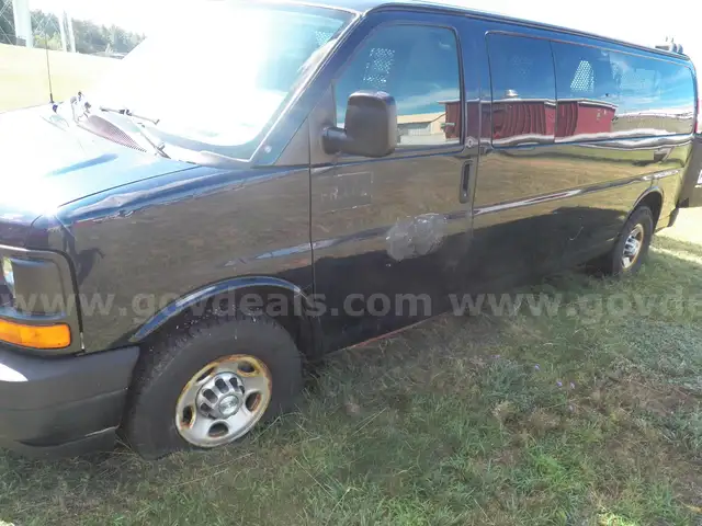 2017 Chevrolet Express LS 3500 Extended