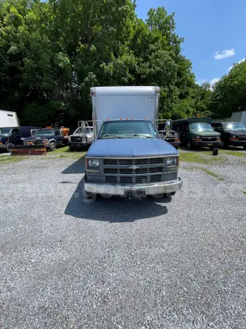 2001 Chevrolet Silverado 3500 Reg. Cab 2WD