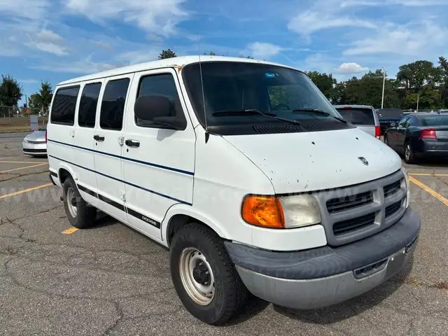 2001 Dodge Ram Van 1500 SWB