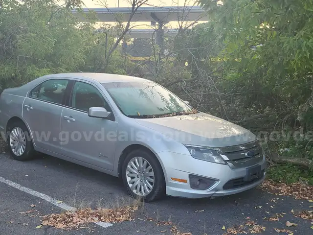 2012 Ford Fusion Hybrid Sedan