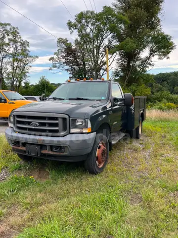 2004 Ford F-550 Regular Cab 2WD DRW