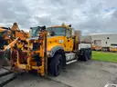 2010 Mack GU713