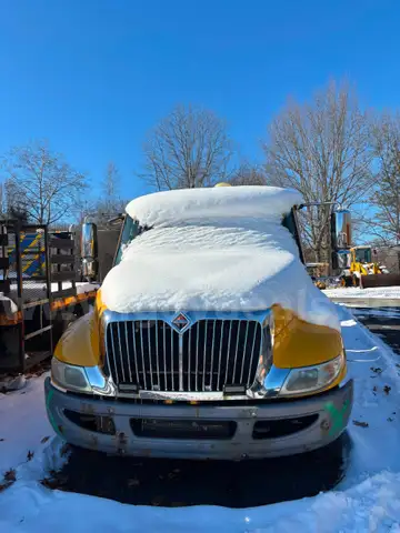 2012 International 4300 LP