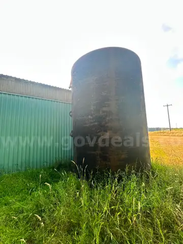 Appx 10000 Gallon Tank