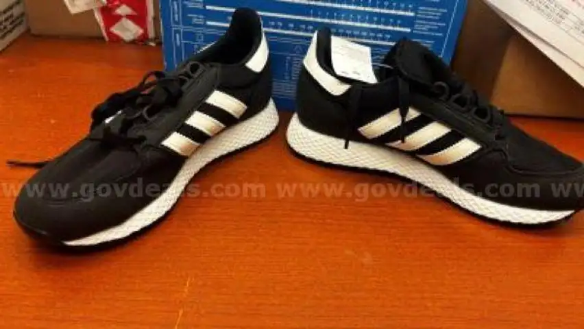 Adidas Forest Grove J Shoes - size 5 &#xBD; - one pair