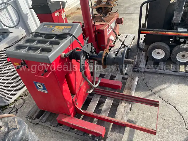 GIULIANO TIRE BALANCER