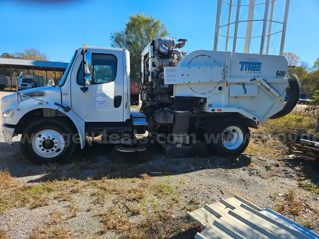 2019 Freightliner M2