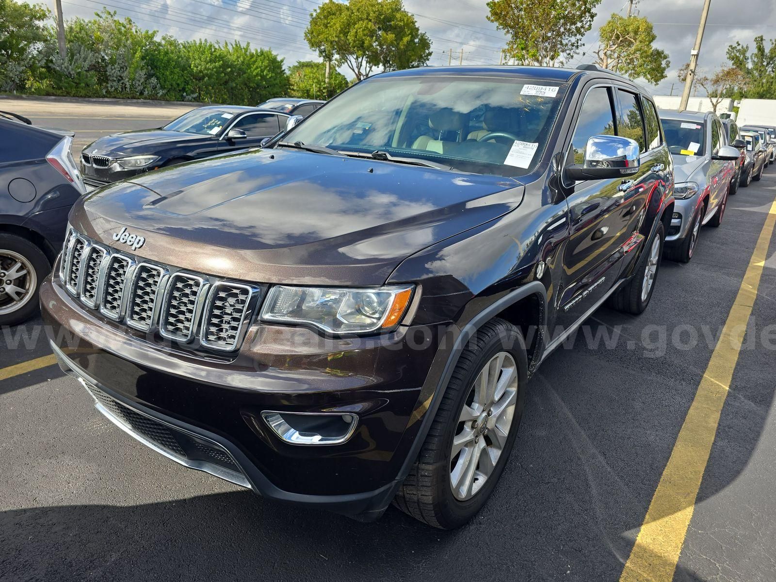 Photo of a 2017 Jeep Grand Cherokee