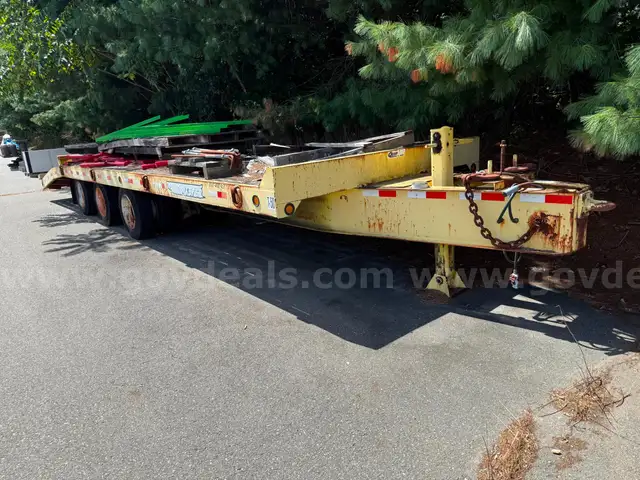 2002 TOWMASTER QT-50 TRI AXLE TRAILER