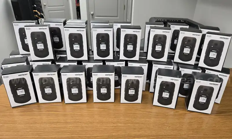 Lot of Fifty (50) Kyocera DuraXV LTE  E4610 Flip Smart Phones