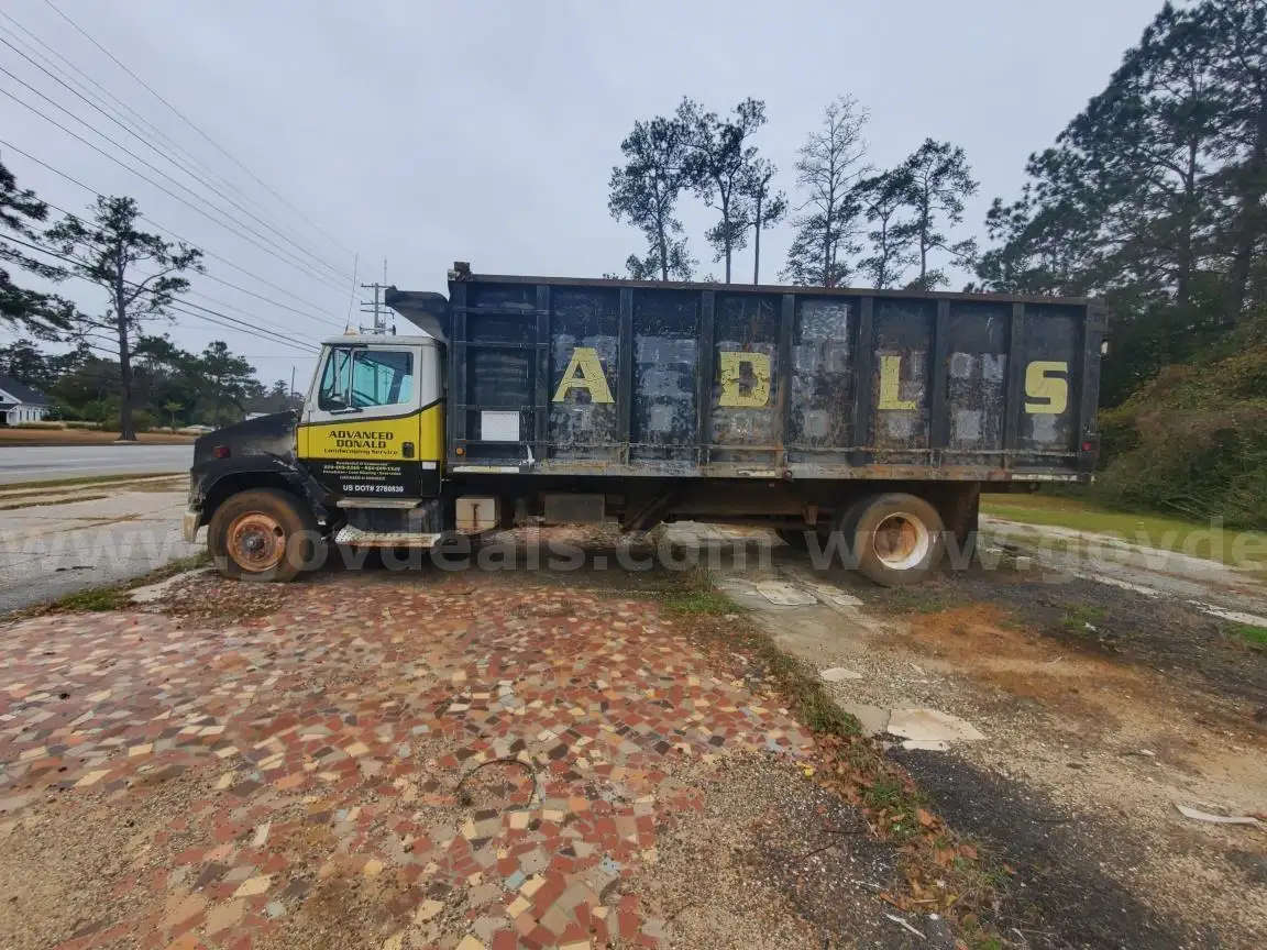 Photo of a 1994 Freightliner FL70