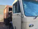 2013 Peterbilt COE 320 -