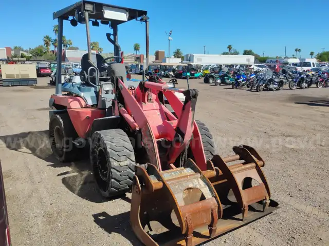 2012  Kubota  R420ST  Loader Tractor
