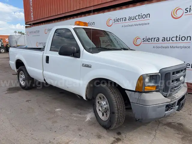 2005 Ford F250 Super Duty XL Work Truck - 87k Miles