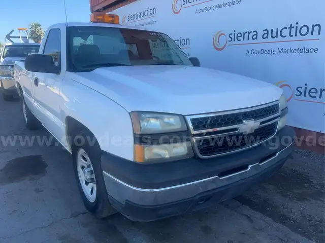 2007 Chevrolet Silverado Classic 1500 Work Truck - 87k Miles