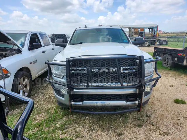 2020 RAM 2500 Flatbed Truck