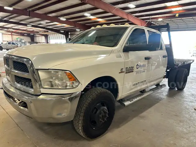 2014 RAM 3500 Flatbed Truck