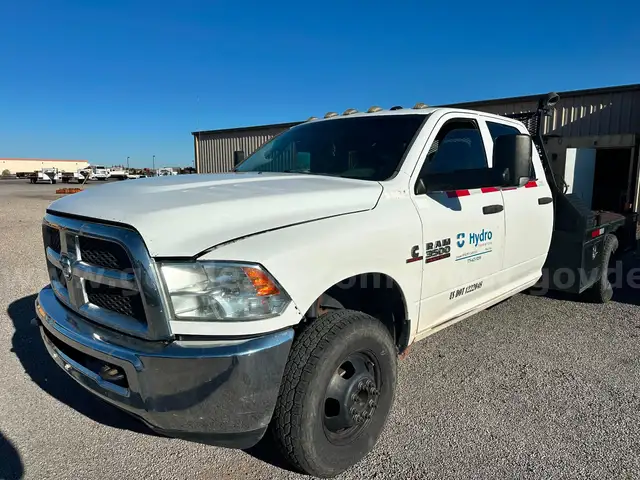 2014 RAM 3500 Flatbed Truck