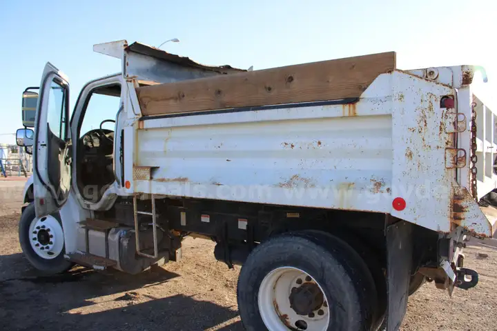 2014 Freightliner M2 106