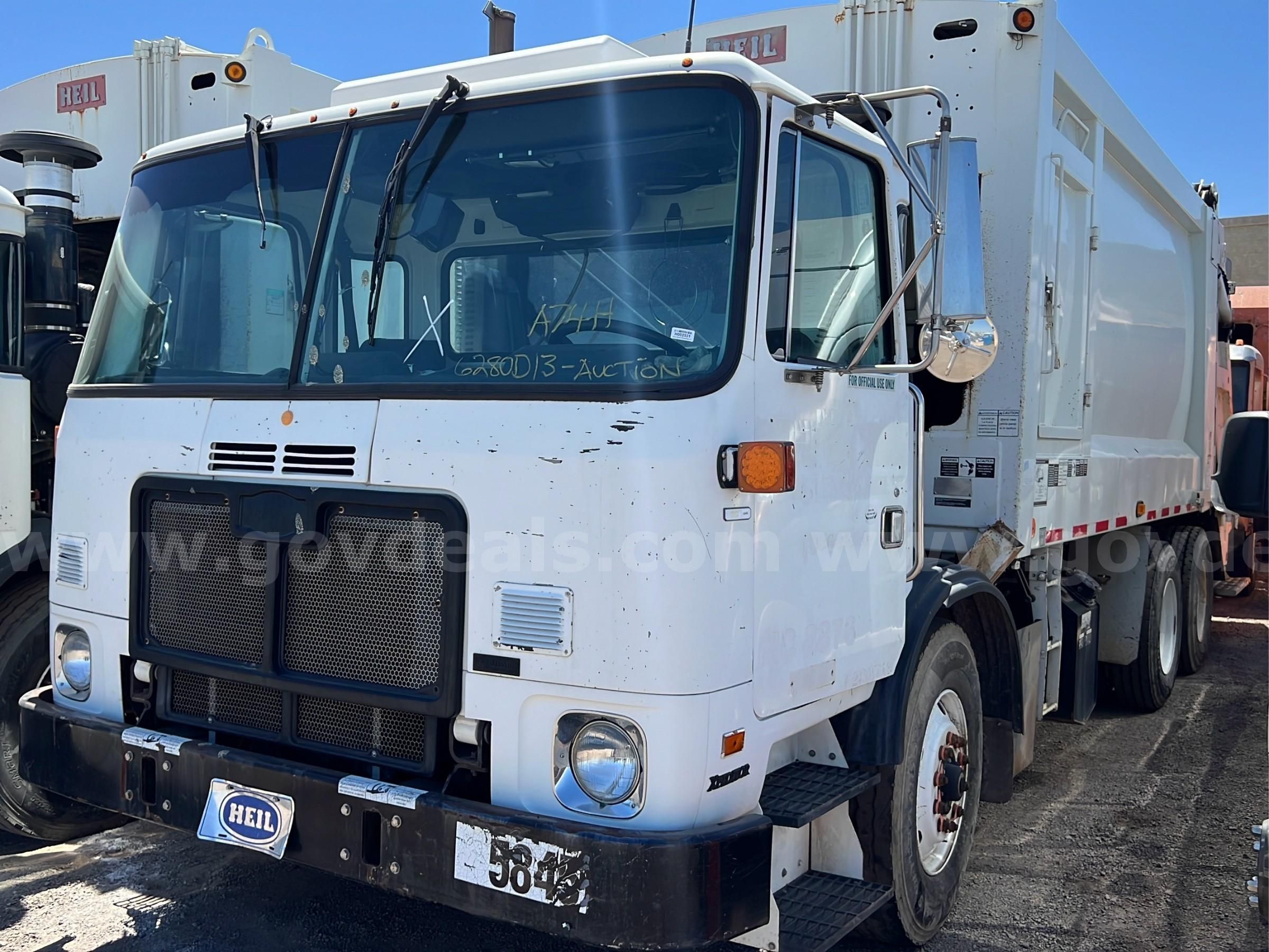 2009 Autocar Xpeditor Garbage Truck | AllSurplus
