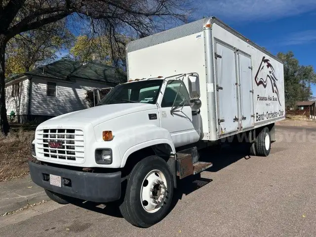 2002 GMC C6H042 6500, CAT diesel, 80k miles