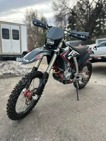 2025 AJP 310 motorcycle, only 2 miles, Titled bike