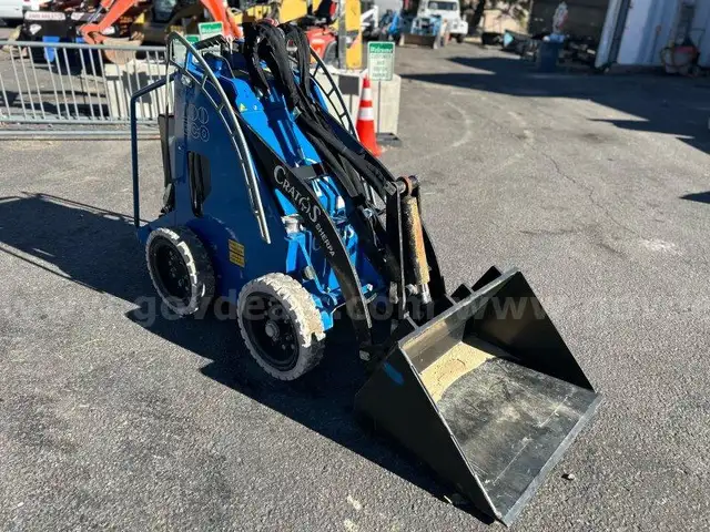 2021 Cratos Sherpa - fully electric skidsteer,  310 hours, lithium battery