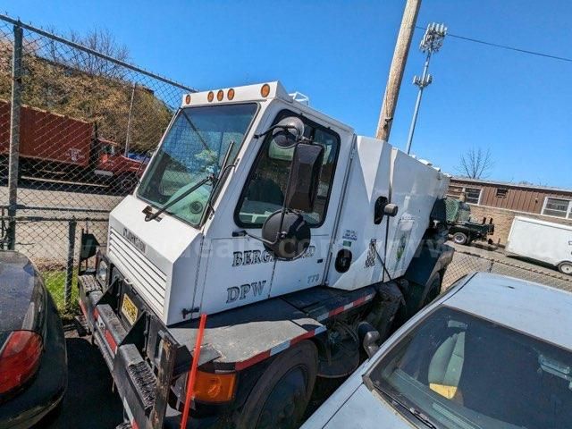 2009 Johnston Allianz Street Sweeper / Bortek Industries | GovDeals