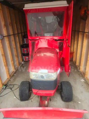 Toro tractor