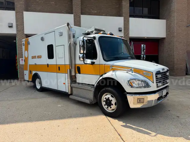 2014 Freightliner M2 Custom Ambulance with Power Load!
