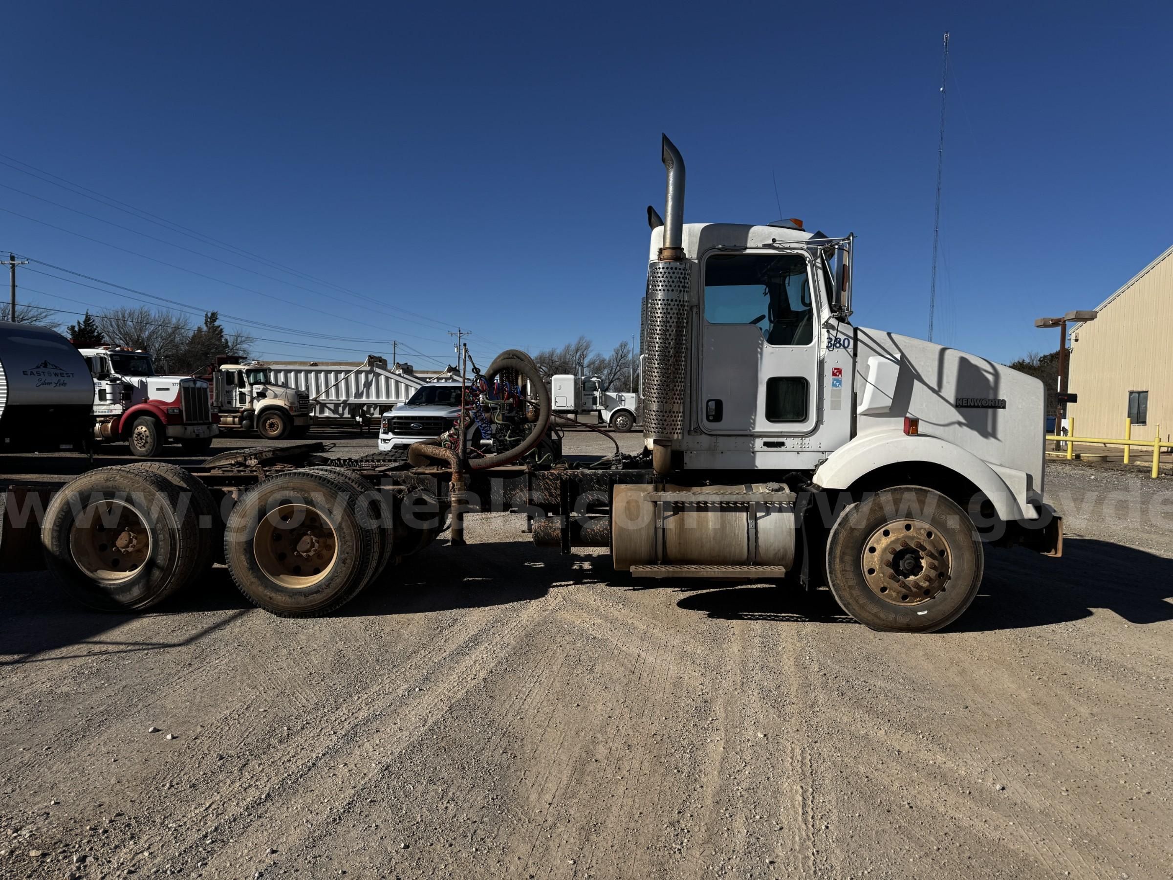 Photo of a 2007 Kenworth T800