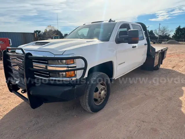 2018 Chevrolet Silverado 3500HD 4x4 Diesel DRW Flatbed Pickup
