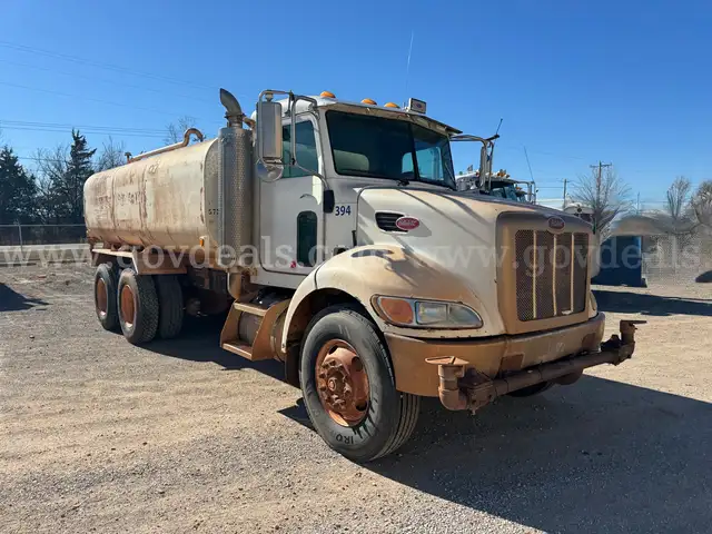 2007 Peterbilt 340 4,000 Gal T/A Water Truck