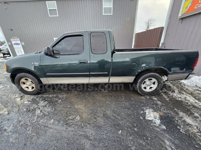 2002 Ford F-150 XLT SuperCab Long Bed 2WD