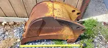 37"/19" BACKHOE BUCKET WITH 3 TEETH