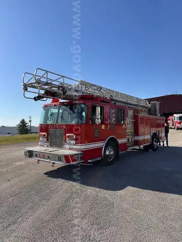2001 E-One 75&#x27; Quint