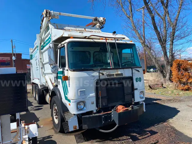 2008 Autocar WX Garbage Trucks