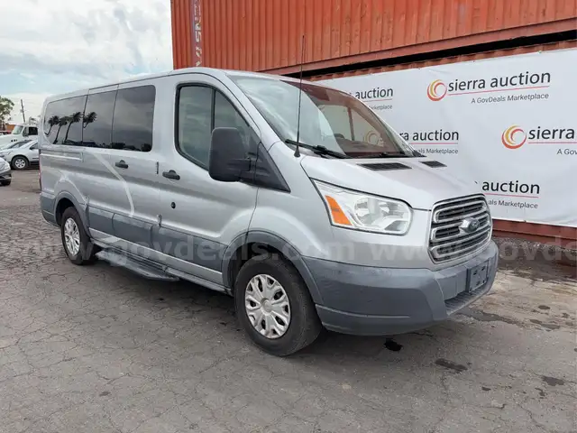 2018 Ford Transit 150 Wagon Low Roof XLT
