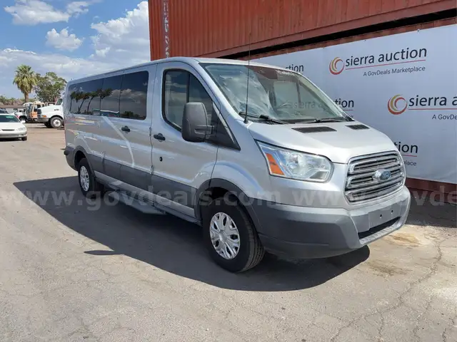 2018 Ford Transit 350 Wagon Low Roof XLT