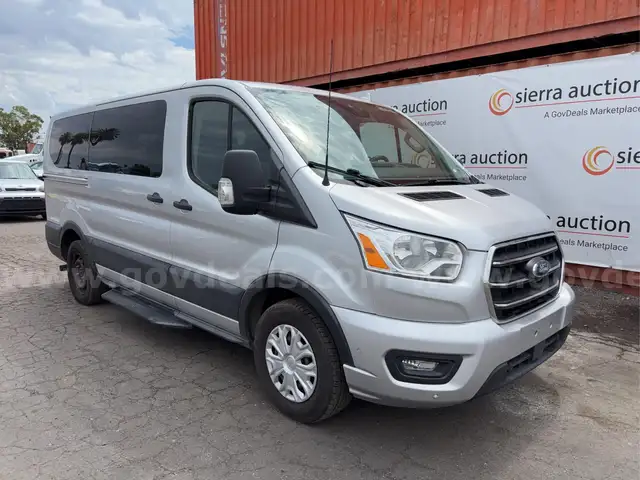 2020 Ford Transit 150 Wagon Low Roof XLT