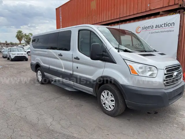 2019 Ford Transit 350 Wagon Low Roof XLT