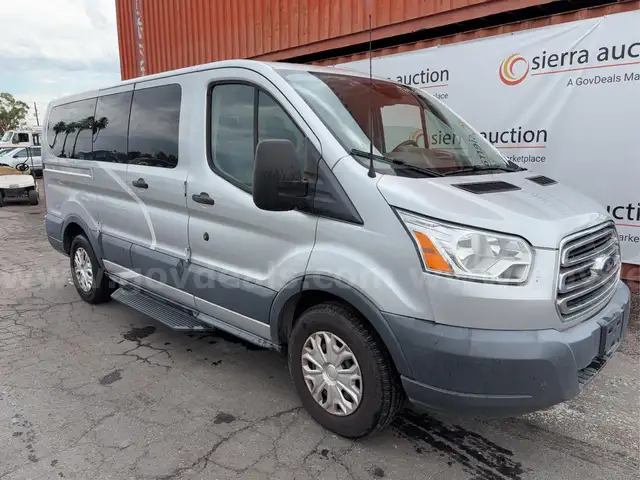 2018 Ford Transit 150 Wagon Low Roof XL 60/40 Pass. 130-in. WB