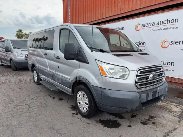 2017 Ford Transit 150 Wagon Low Roof XL 60/40 Pass. 130-in. WB