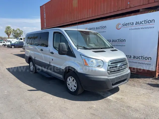 2019 Ford Transit 150 Wagon Low Roof XLT