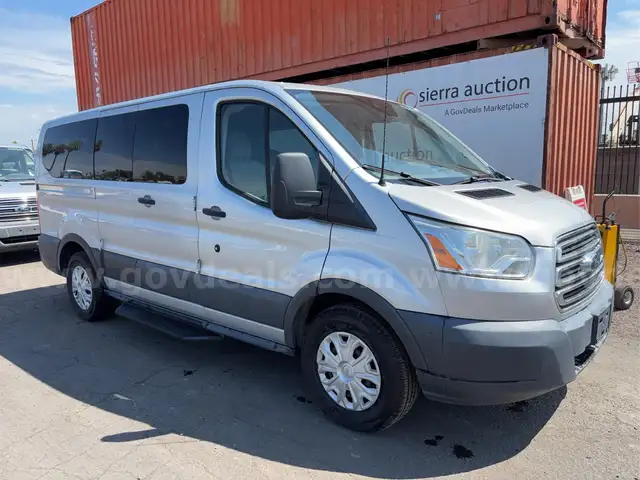 2017 Ford Transit 150 Wagon Low Roof XLT